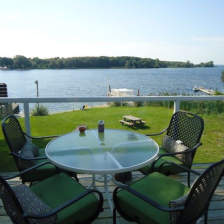 Bayside Inn & Waterfront Suites Kingston Buitenkant foto