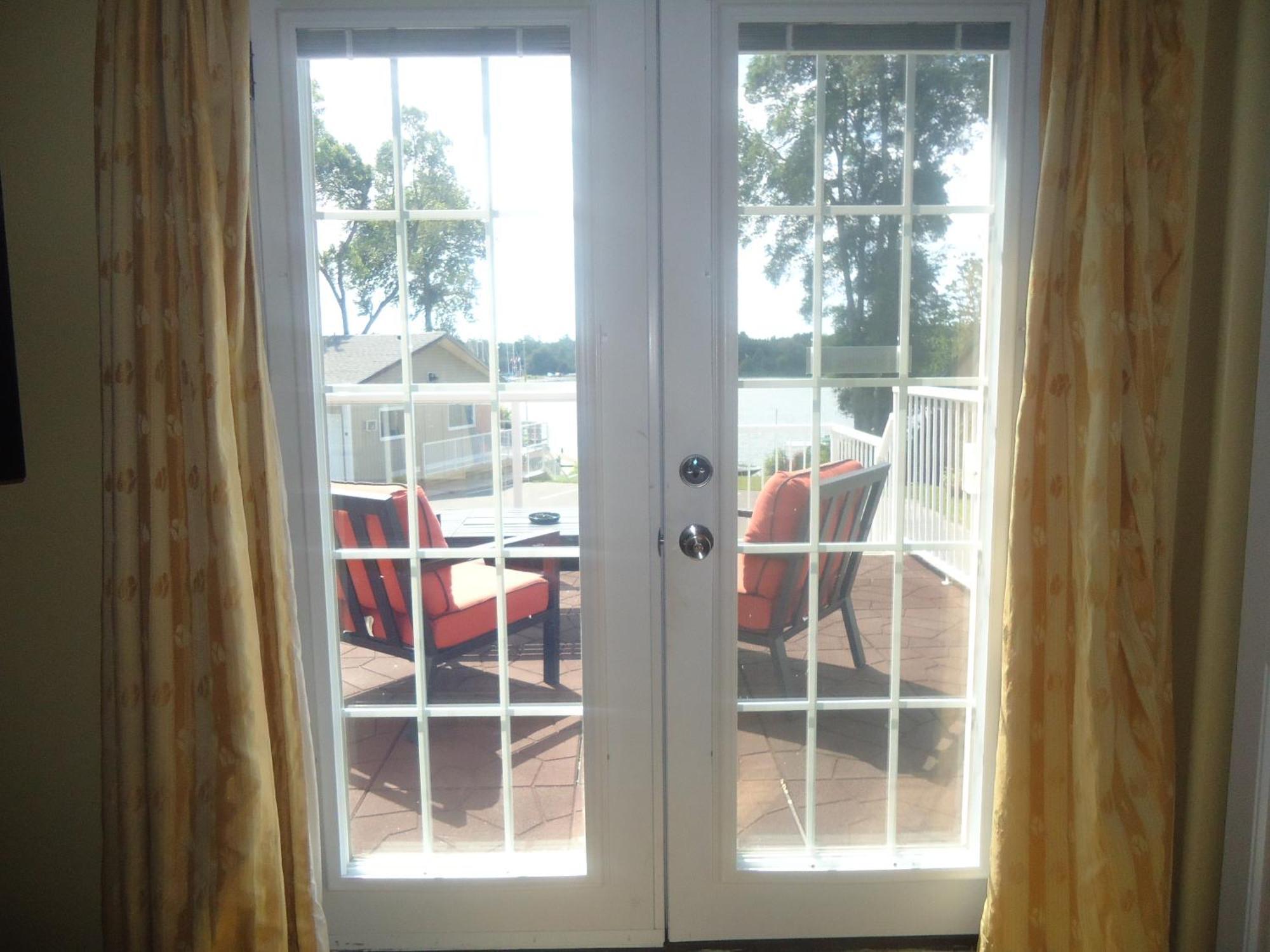 Bayside Inn & Waterfront Suites Kingston Kamer foto